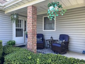 27 Primrose Lane, North Babylon NY 11703