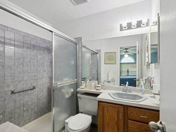 27 Primrose Lane, North Babylon NY 11703