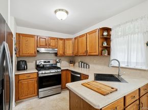 27 Primrose Lane, North Babylon NY 11703