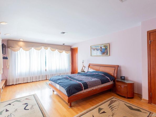 183-19 69th Avenue, Fresh Meadows NY 11366