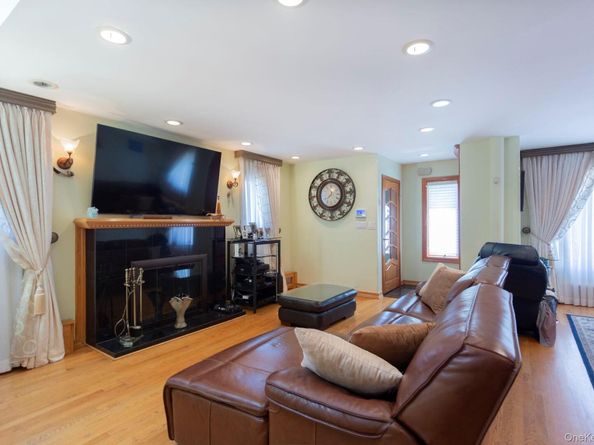 183-19 69th Avenue, Fresh Meadows NY 11366