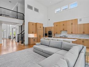 8 Holiday Pond Road, Jericho NY 11753