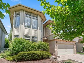 8 Holiday Pond Road, Jericho NY 11753