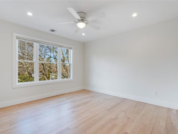 15 Woodhaven Drive, Sound Beach NY 11789