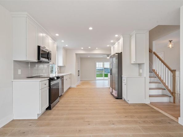 15 Woodhaven Drive, Sound Beach NY 11789