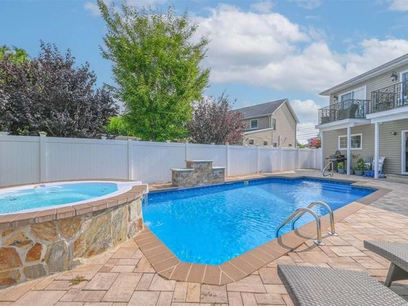 1056 North Drive, Merrick NY 11566
