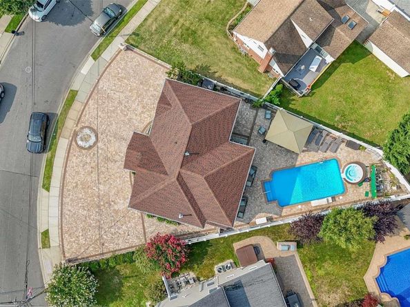 1056 North Drive, Merrick NY 11566