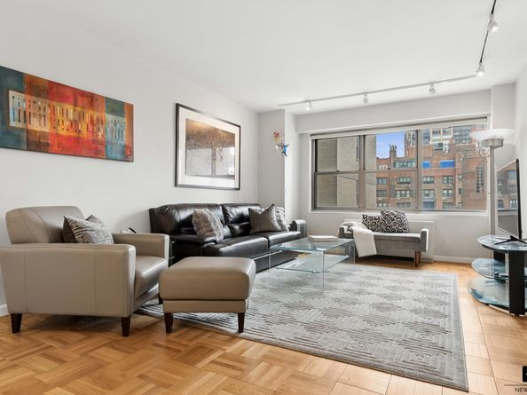 400 East 56th Street 16K, New York NY 10022