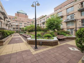 350 West 50th Street 15B, New York NY 10019