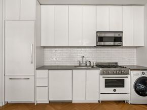 184 Kent Avenue B506, Brooklyn NY 11249