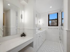 700 Park Avenue 11C, New York NY 10021