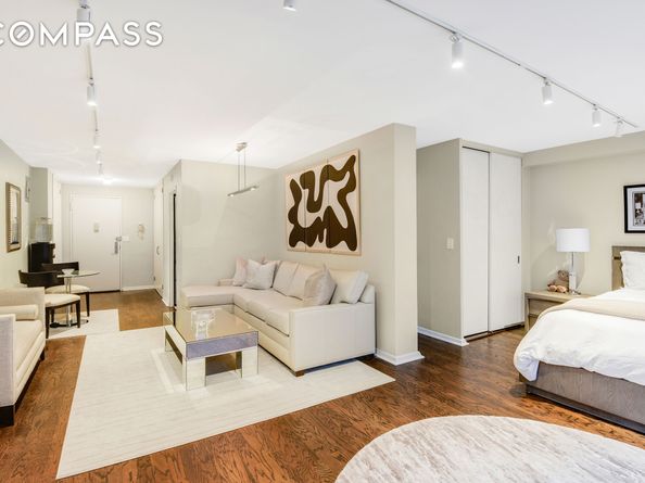 16 West 16th Street 6FN, New York NY 10011