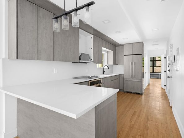 33 West 9th Street, New York NY 10011
