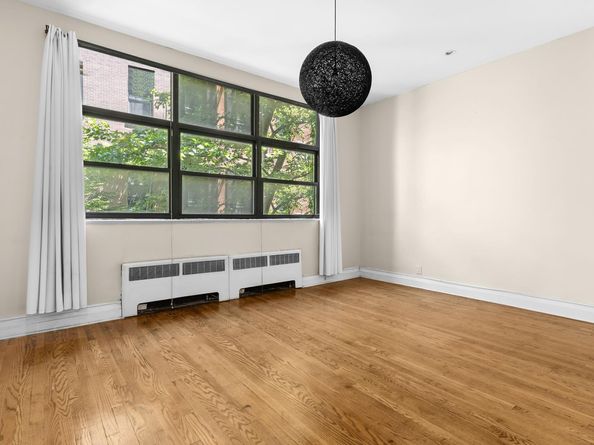 33 West 9th Street, New York NY 10011