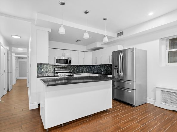 33 West 9th Street, New York NY 10011