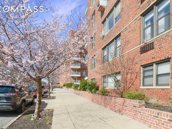 9511 Shore Road 606, Brooklyn NY 11209