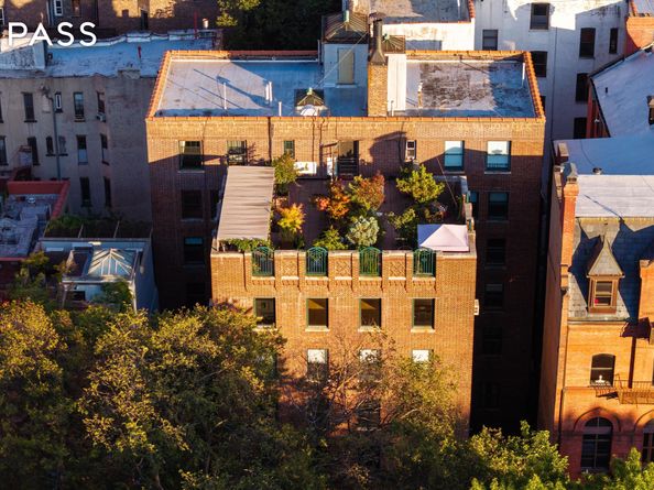 131 Ave B 5C, New York NY 10009