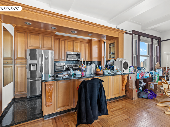 41 Eastern Parkway 12E, Brooklyn NY 11238