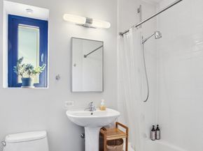 7 Essex Street 8A, New York NY 10002