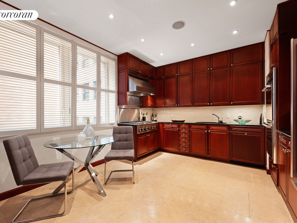 515 Park Avenue 4B, New York NY 10022