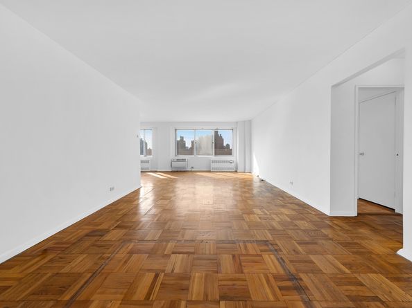 175 West 12th Street 10G, New York NY 10011
