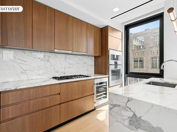 242 Broome Street 7C, New York NY 10002
