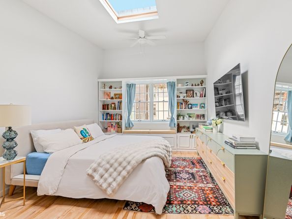 347 West 22nd Street 9, New York NY 10011