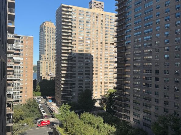 140 West End Avenue 11B, New York NY 10023