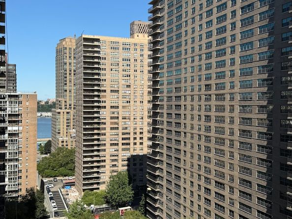142 West End Avenue 18N, New York NY 10023