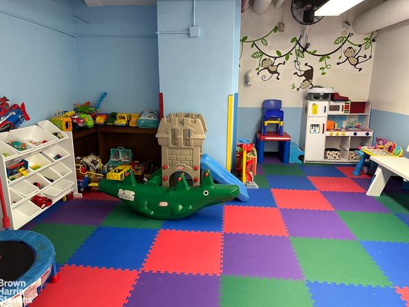 142 West End Avenue 18N, New York NY 10023