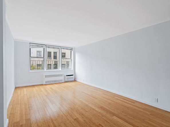 180 Thompson Street 5F, New York NY 10012