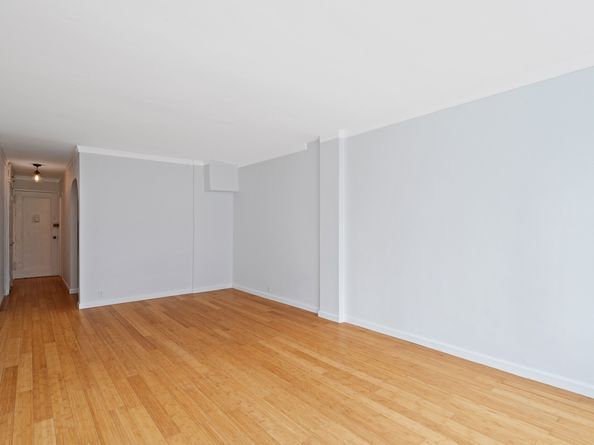 180 Thompson Street 5F, New York NY 10012