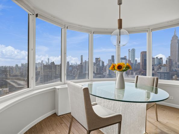 330 East 38th Street 37B, New York NY 10016