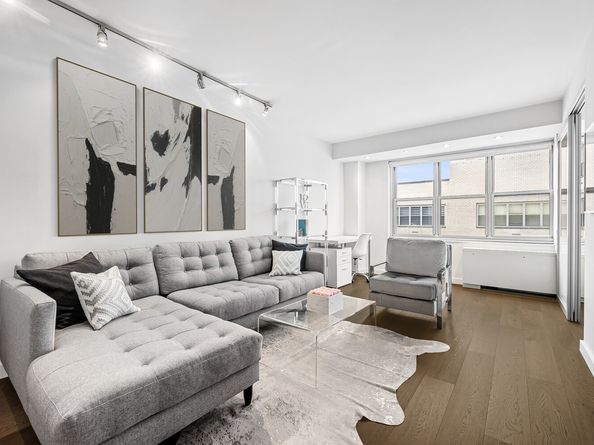 205 3rd Avenue 12U, New York NY 10003