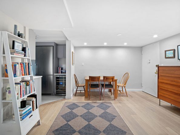 400 East 85th Street 1A, New York NY 10028