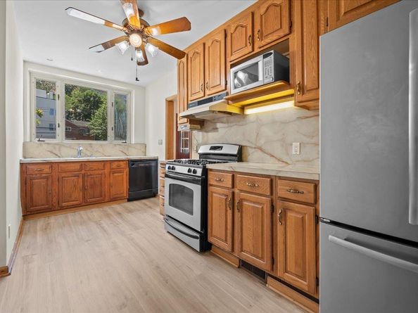 140 Van Cortlandt Park S, Bronx NY 10463