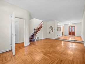 140 Van Cortlandt Park S, Bronx NY 10463