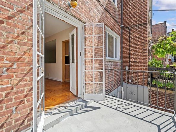140 Van Cortlandt Park S, Bronx NY 10463