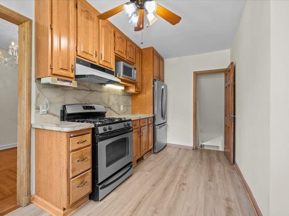 140 Van Cortlandt Park S, Bronx NY 10463