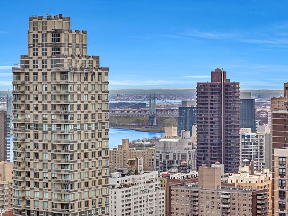 200 East 83rd Street 30B, New York NY 10028