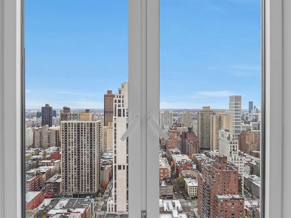 200 East 83rd Street 30B, New York NY 10028
