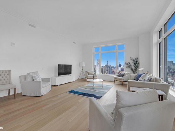 200 East 83rd Street 30B, New York NY 10028