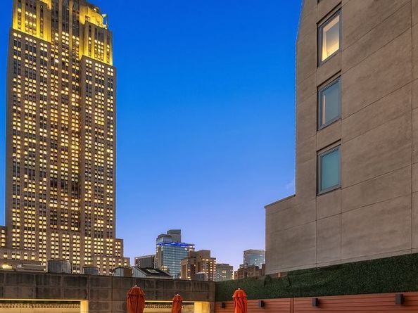 400 5th Avenue 42B, New York NY 10018