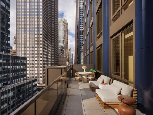 135 East 47th Street 20C, New York NY 10017