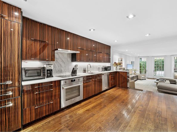 165 East 71st Street, New York NY 10021