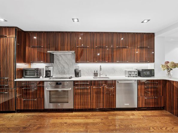 165 East 71st Street, New York NY 10021