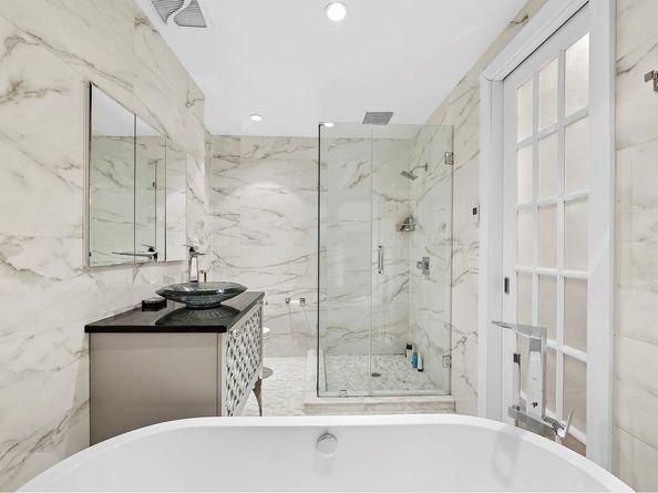 165 East 71st Street, New York NY 10021