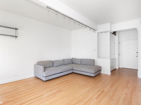 10 Christopher Street 5C, New York NY 10014