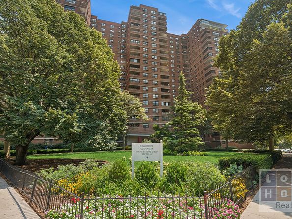 210 East Broadway H1602, New York NY 10002