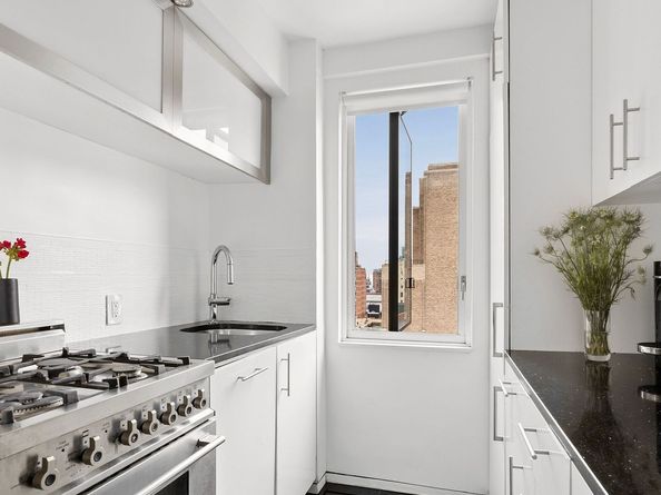 105 West 13th Street 16F, New York NY 10011